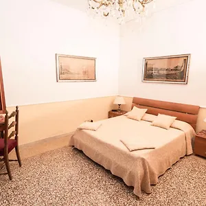 Apartamento Alla Fenice, Venecia